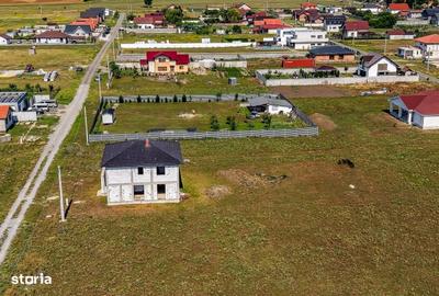 Casă cu 4 camere în Sânpaul