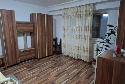 Garsonieră decomandată în Sud