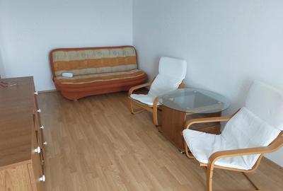 Apartament cu 2 camere decomandat în Florilor