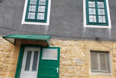 Casă individuală cu 4 camere cu Garaj în Anina - 1