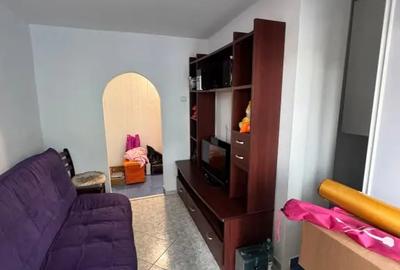 Apartament cu 3 camere semidecomandat în Central - 1