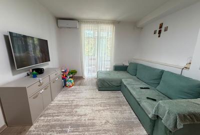 Apartament cu 3 camere semidecomandat în Titan