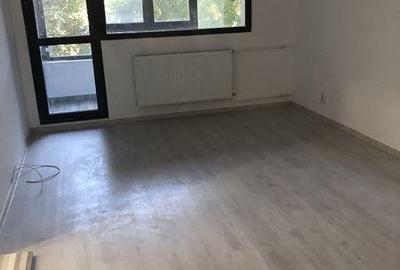 Casă cu 3 camere semidecomandat cu Teren 65 Mp în Drumul Taberei