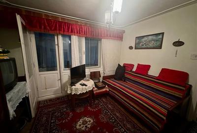 Apartament cu 2 camere semidecomandat în Podu Roș