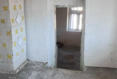 Casă cu 3 camere în Crețești