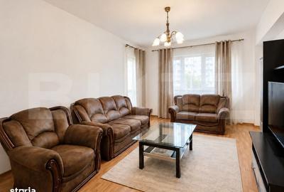 Apartament cu 3 camere decomandat în Calea București