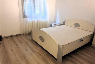 Apartament cu 3 camere decomandat, mobilat în 1 Decembrie
