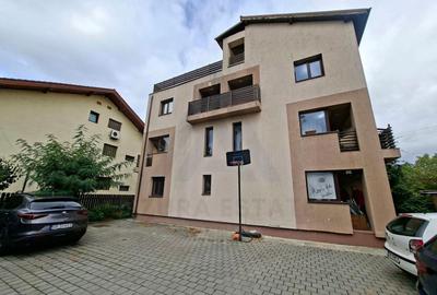 Apartament cu 3 camere decomandat, mobilat în Calea Dumbrăvii