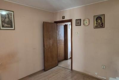 Apartament cu 3 camere semidecomandat, mobilat în Far - 4