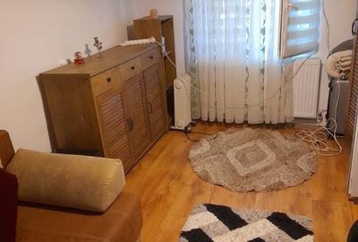 Casă cu 2 camere cu Teren 1800 Mp în Central