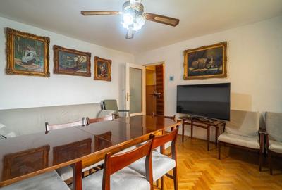 Apartament cu 4 camere decomandat în Boul Roșu