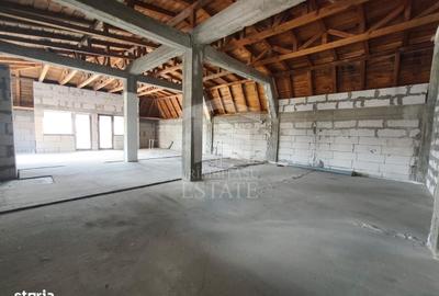 Casă cu 4 camere în Lumina