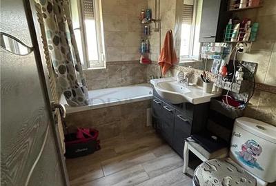 Apartament cu 2 camere semidecomandat, mobilat în Giroc - 9