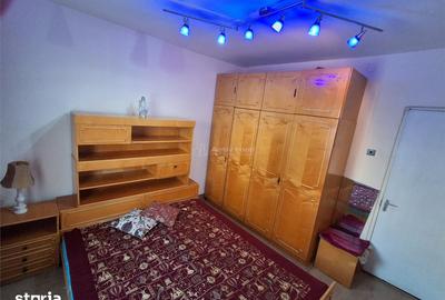 Apartament cu 2 camere decomandat în Micro IV