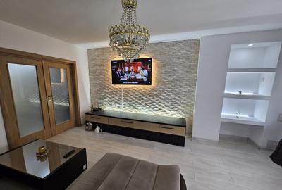 Apartament cu 3 camere decomandat, mobilat în Decebal