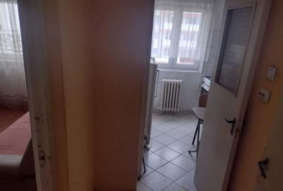 Garsonieră decomandată, mobilată în Titan - 4