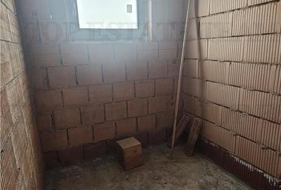 Casă cu 4 camere în Central - 2