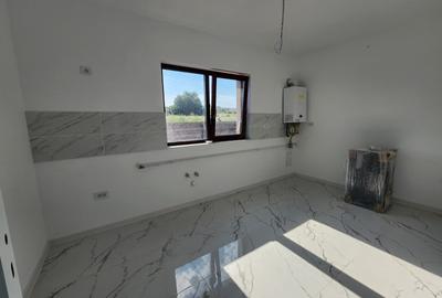 Casă individuală cu 4 camere cu Canalizare în Lunca Cetățuii - 8