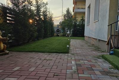 Apartament cu 4 camere decomandat în Exterior Vest