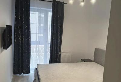 Apartament cu 2 camere semidecomandat în Podu Roș
