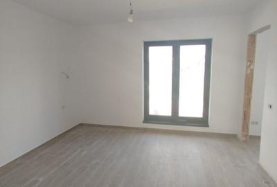 Casă cu 4 camere în Acmariu - 7