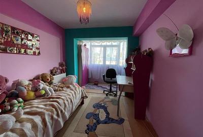 Apartament cu 4 camere decomandat în Vest - 1
