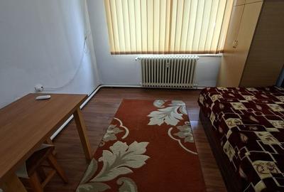 Garsonieră decomandată în Podu Roș
