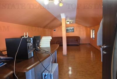 Casă cu 9 camere cu Teren 240 Mp în Bucureștii Noi