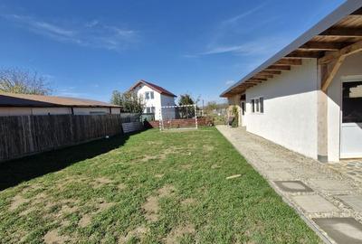 Casă cu 3 camere cu Teren 1247 Mp în Ștefănești