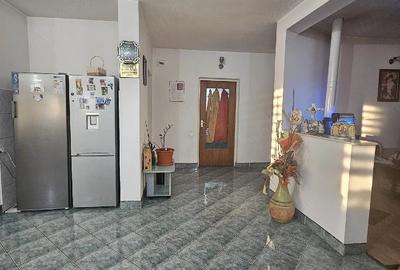 Casă cu Teren 10000 Mp în Central