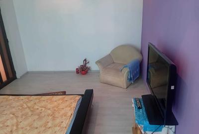 Apartament cu 3 camere decomandat în Central - 2