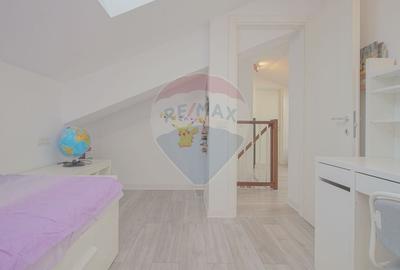 Penthouse cu 4 camere semidecomandat, mobilat în Bartolomeu - 17
