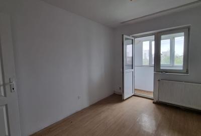 Apartament cu 2 camere decomandat în Micro 14