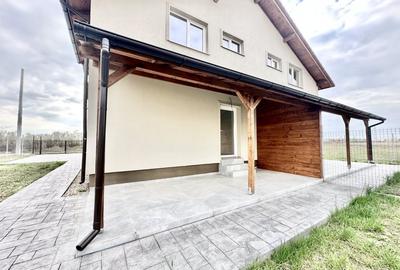 Duplex cu 4 camere cu Canalizare în Moșnița Nouă - 2