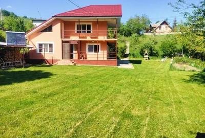Casă cu 3 camere cu Garaj în Exterior Nord - 2