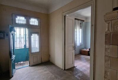 Casă cu 4 camere cu Teren 413 Mp în Tineretului