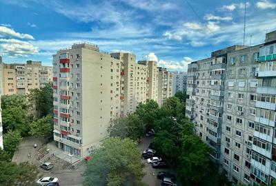 Apartament cu 3 camere decomandat, mobilat în Tineretului