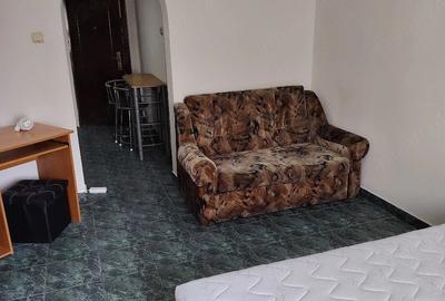Garsonieră decomandată în Central - 1
