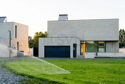 Casă cu 4 camere cu Teren 649 Mp în Corbeanca