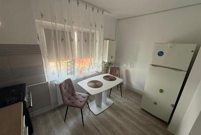 Garsonieră decomandată, mobilată în Micro 3