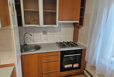 Apartament cu 2 camere decomandat în Steaua