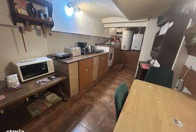 Casă cu 4 camere cu Teren 80 Mp în Central