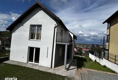 Casă cu 4 camere cu Teren 235 Mp în Apahida