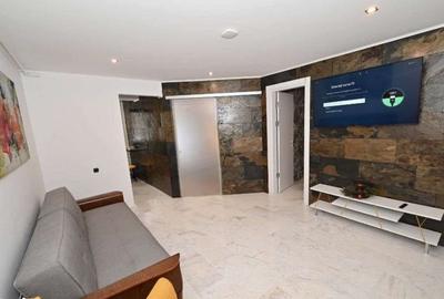 Apartament cu 2 camere decomandat, mobilat în Central