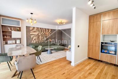 Apartament cu 3 camere decomandat, mobilat în Central