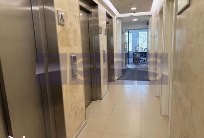 Spațiu comercial, de 1,000 mp, în Central