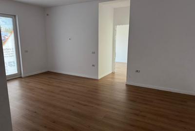 Apartament cu 2 camere decomandat în Plopi - 3