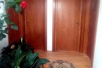 Casă cu 5 camere cu Teren 500 Mp în Sânpetru