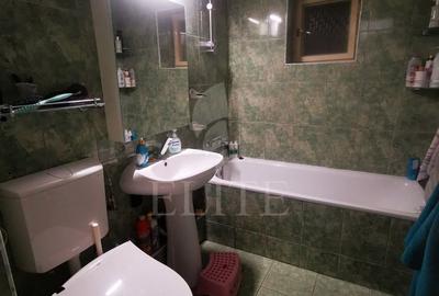 Apartament cu 4 camere decomandat, mobilat în Plopilor