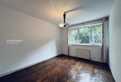 Apartament cu 3 camere semidecomandat în 1 Mai